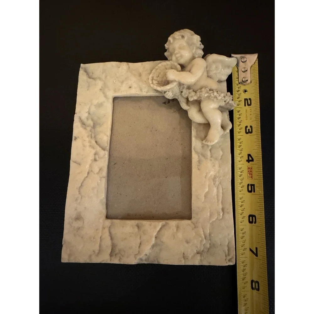 Vintage Cherub Angel Cream Resin 3D Picture Frame 3x4 Inches Window 7x6 Inches